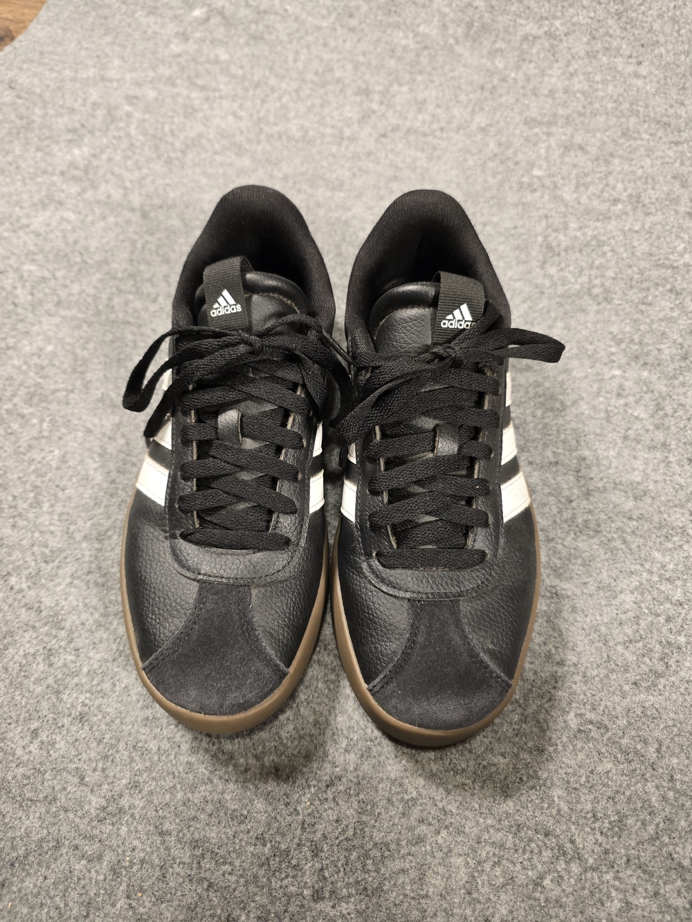 Adidas Womens Black Classic Low-Top Sneakers Size 7.5